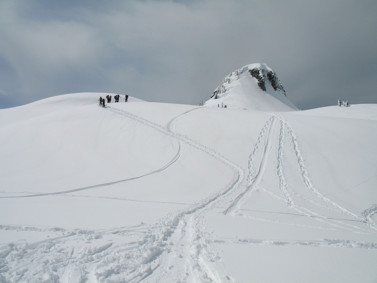 黄山风景区迎来2025年首场降雪